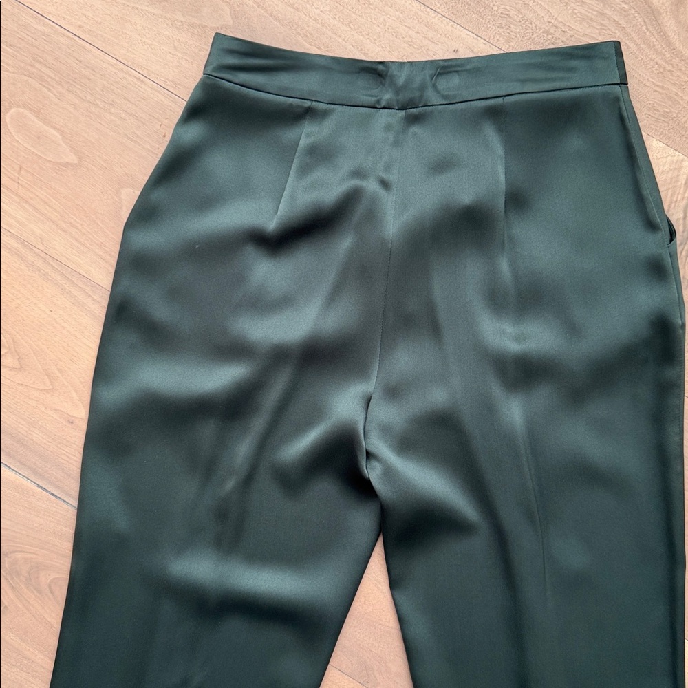 Sablyn green silk set.  NWT Dark Green Pants and  sleeveless top-worn 1x - Picture 11 of 13